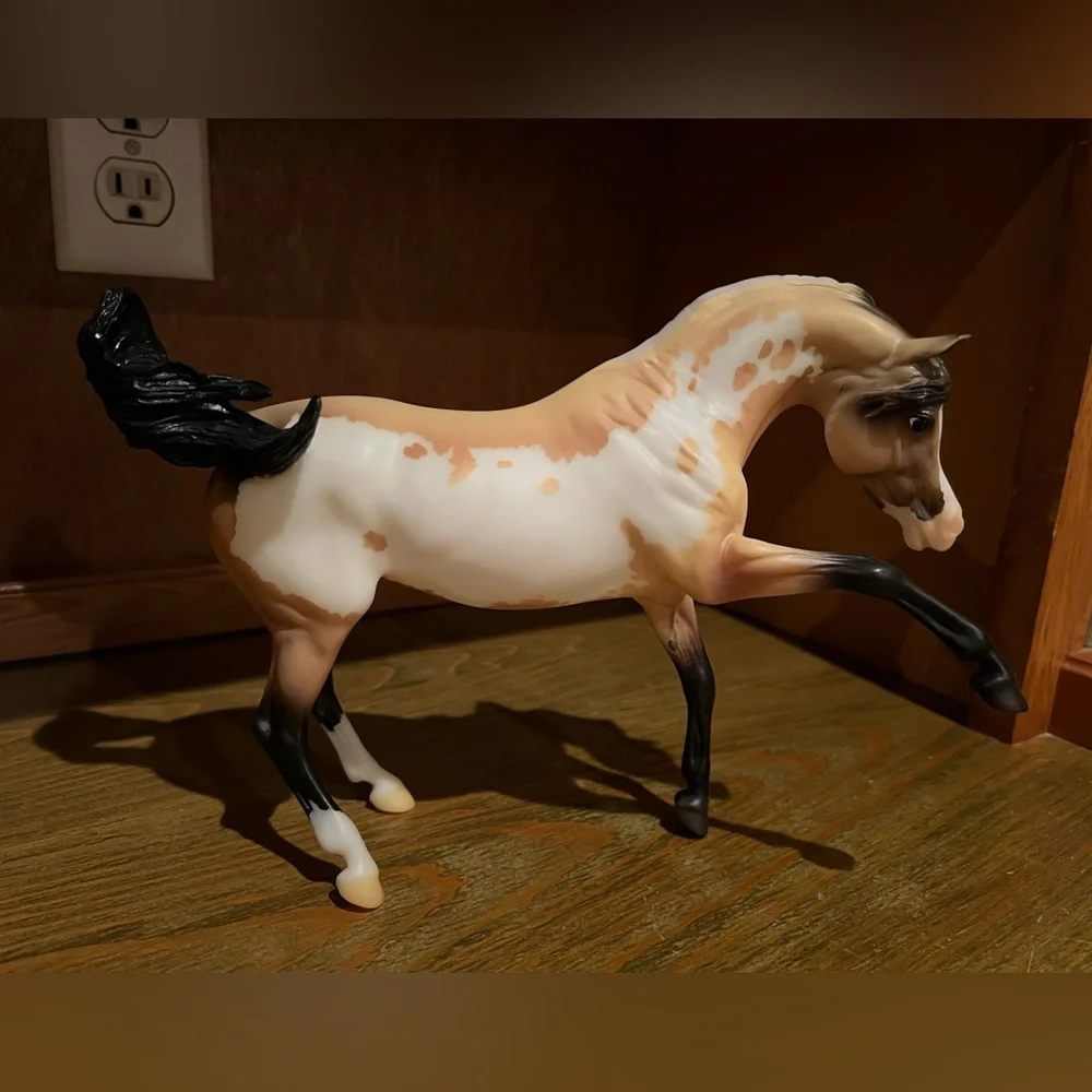 Breyer Reverence+ BreyerFest 2021 Store Special - Picture 1 of 7